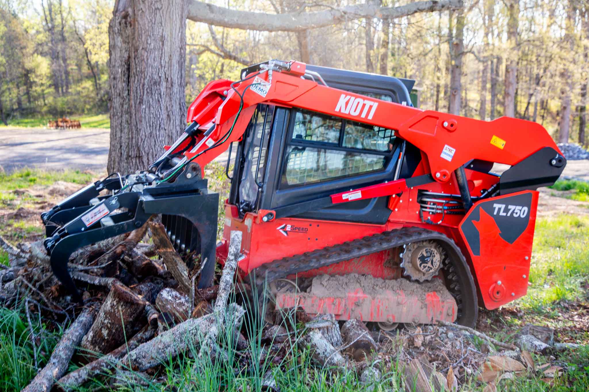 KIOTI TL750U Skid Steer Loader