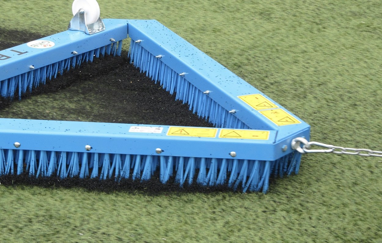 GKB - Triangle Brush TB180